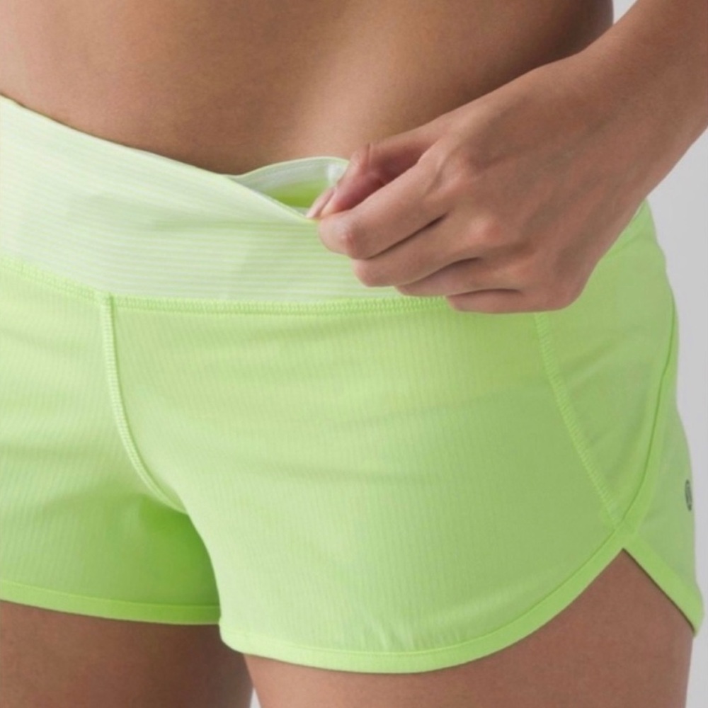 Lululemon Women’s Speed Up Lined Shorts Size 6 - Picture 3 of 9